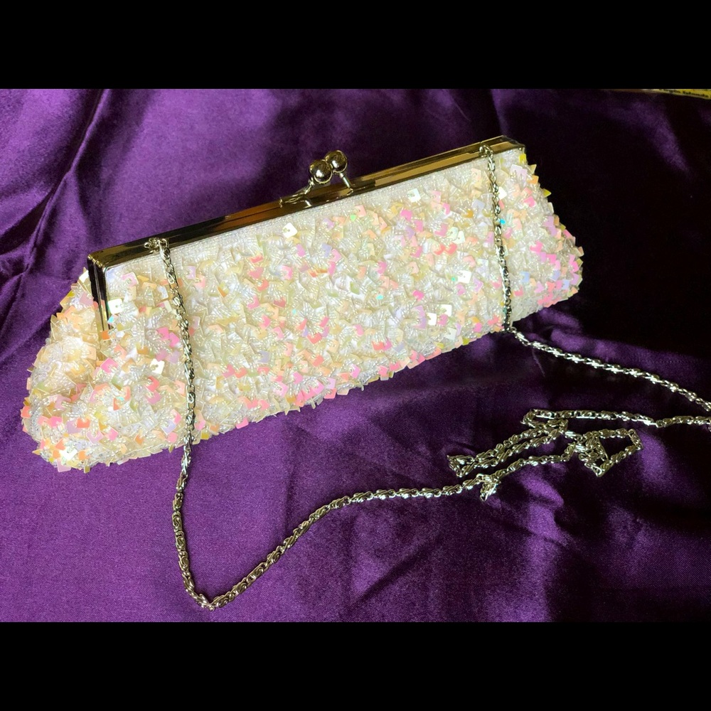 Sequin clutch